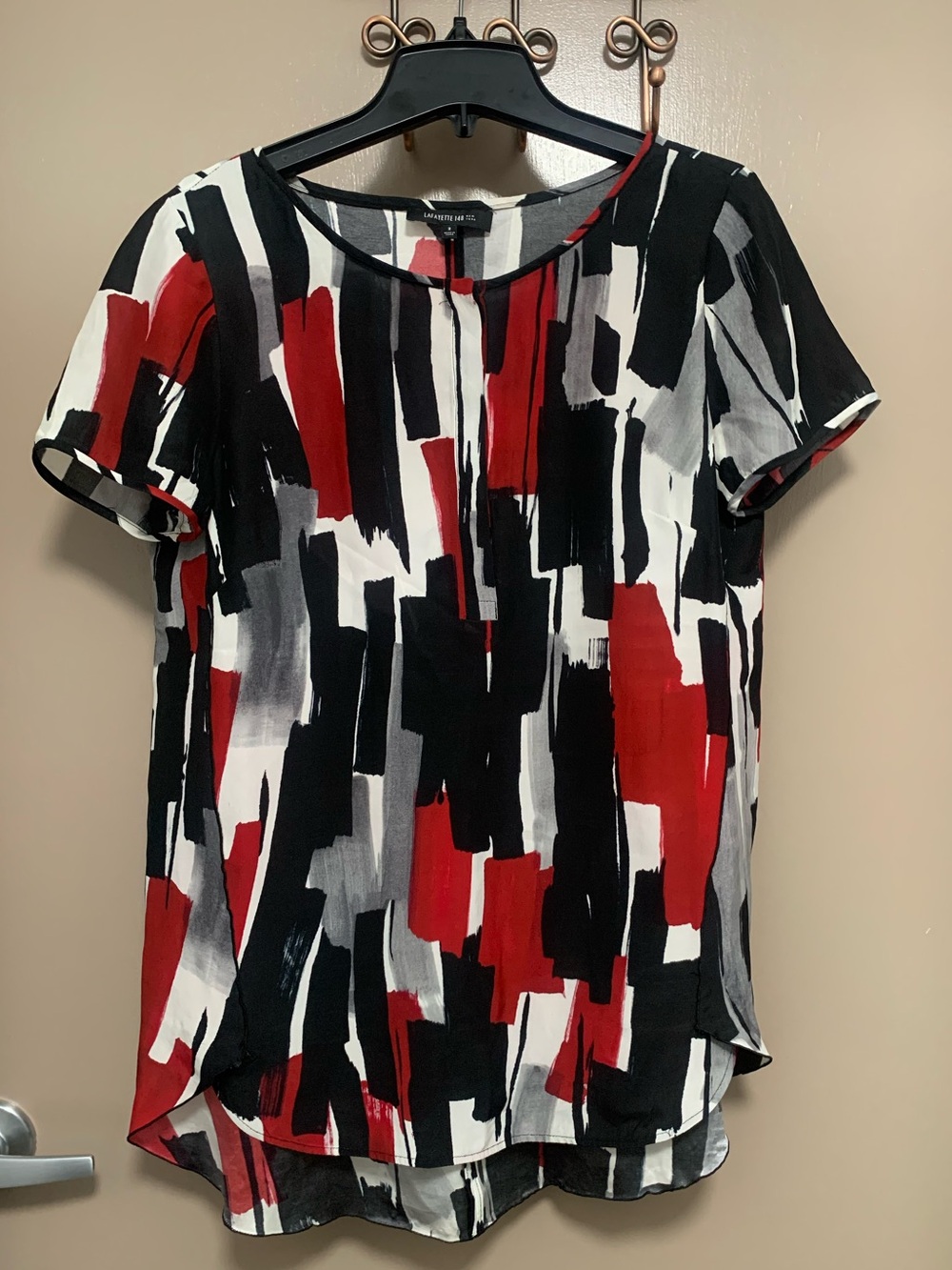 Lafayette 148 100% Silk Short Sleeve Low/High Hem Relaxing Fit Top Size 2